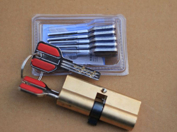 茄子河24小时上门开锁公司